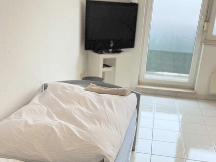 Arbeit & Aufenthalt Wohnung mit WLAN und Balkon | work & stay apartment with WiFi and balcony