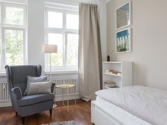 Large, bright and exclusive 4-room apartment centrally located in Friedrichshain, Berlin - Amsterdam Apartments for Rent