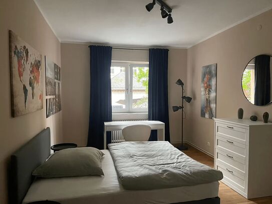 Spacious room in Westend North