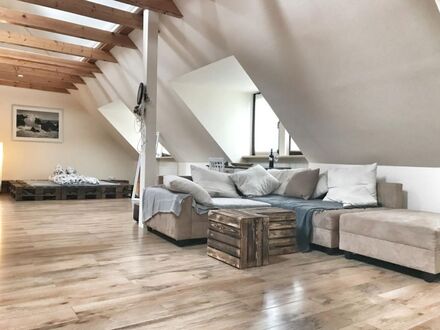 Individuell gestaltete, loftartige Wohnung im Schanzenviertel | Cosy apartment in perfect location