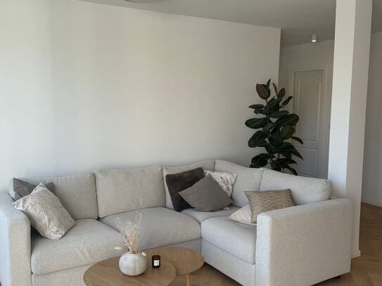 Fantastic 2-room apartment in Berlin Friedenau - flooded with light, stylishly furnished and with terrace