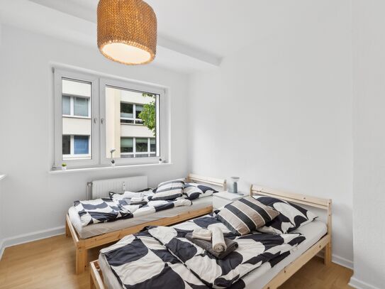 Modernes 3 Zimmer Apartment brand neu möbliert!