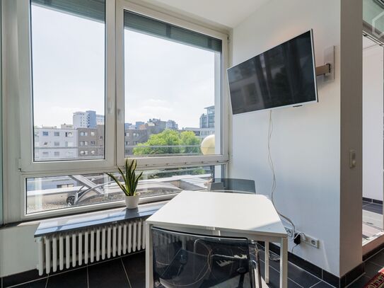 Gorgeous & spacious suite located in Berlin-Tiergarten