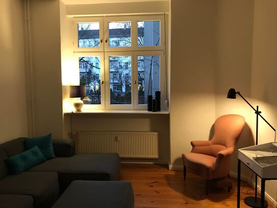 Liebevoll eingerichtete 2-Zimmer-Gründerzeitwohnung in Simon-Dach-Kiez