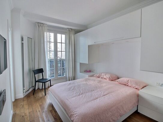 Furnished 1-BR Apartment near Champ de Mars - 50m² - 75015 Paris