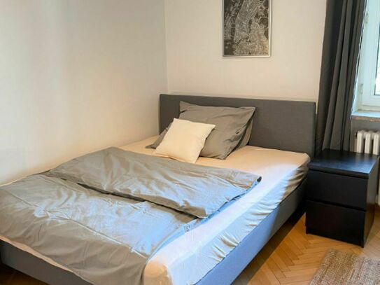 Liebevoll eingerichtete Wohnung auf Zeit in München