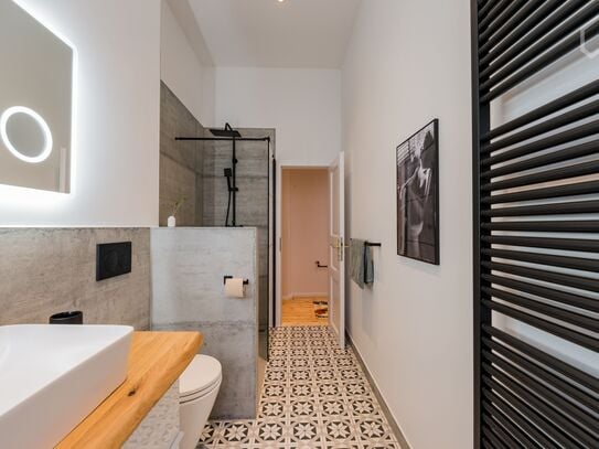 Newly renovated boho/industrial/midcentury Altbau flat with balcony in Wedding