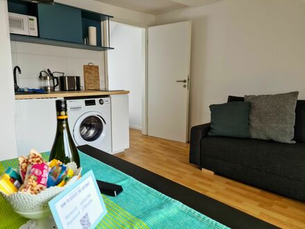 Modernes und helles 2 Zimmer Apartment mit eigenem Balkon im Dachgeschoss in München | Modern and bright 2 room apartme…