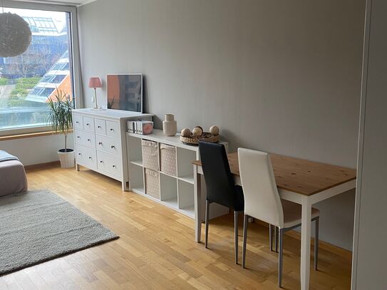 Gemütliches und neues Studio in Kreuzberg