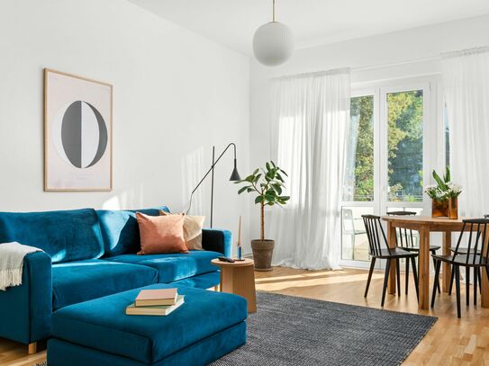 Kernsanierte, Charmante 2-Zimmer-Wohnung mit Balkon in Berlin Neukölln