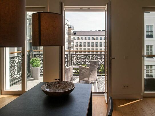Erstklassige zwei-Zimmer-Wohnung, mit Luxusgefühl durch hochwertige Ausstattung und der besten Lage in Düsseldorf