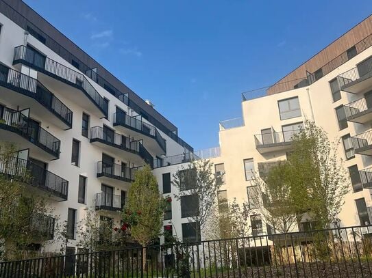 Cozy Apartment with Green Views Near Noisy-Champs Station, 20 Minutes to Paris and Disneyland