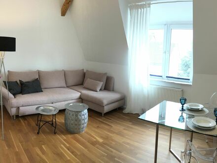 Stimmungsvolle exklusive Dachgeschossmaisonette mit Skylineblick im Nordend Bornheim