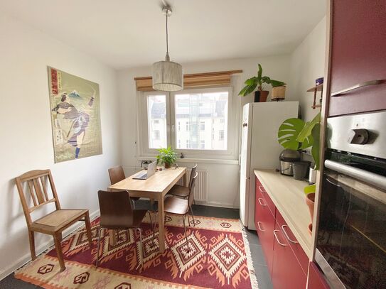 Beautiful, bright 5-room apartment in trendy Prenzlauer Berg