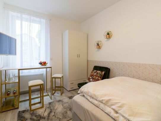 *Frisch renoviert* - vollmöbliertes 1 Zimmer Luxus-Apartment