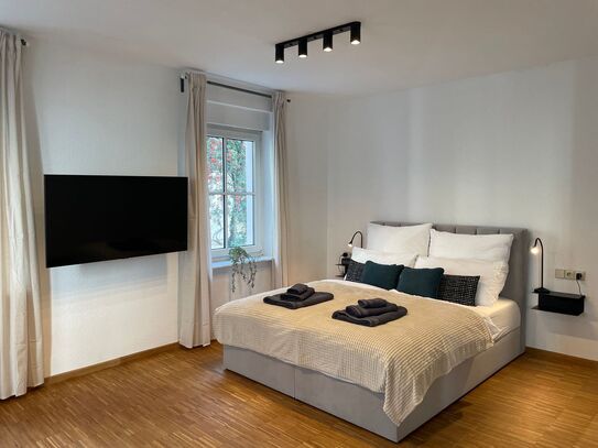 Central city studio with parking space, Stuttgart - Amsterdam Apartments for Rent