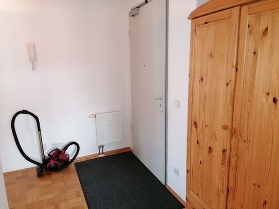 2-Zimmer Möblierte Wohnung mit Einbauküche mit Ost-Süd Balkon.