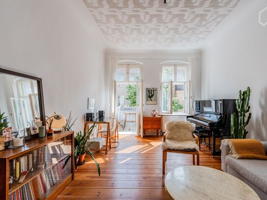 Beautiful 2 rooms Altbau flat in Neukölln/weserkiez with balcony, near canal