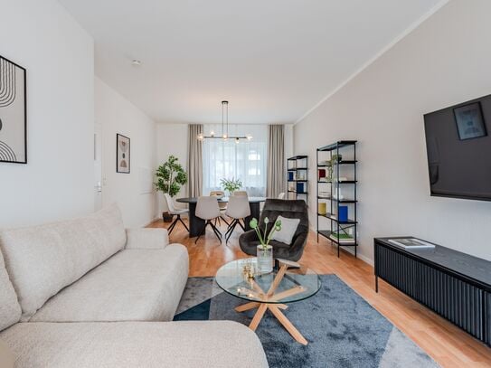 Luxurious 2-Bedroom apartment with Ample light & balcony in Spandau area