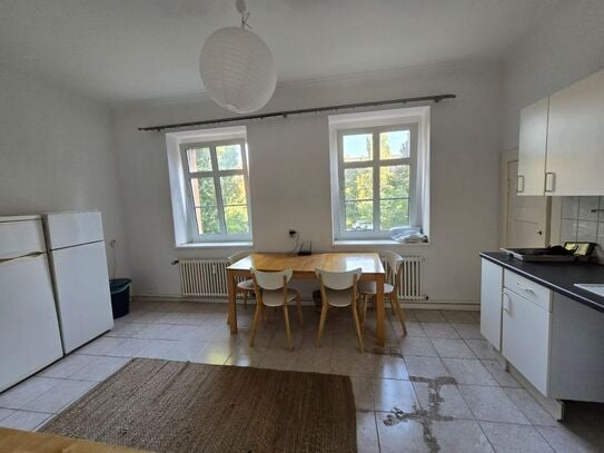 bright furnished apartment with 4 separate rooms and big living kitchen - rent as shared or entire flat, Berlin - Amste…