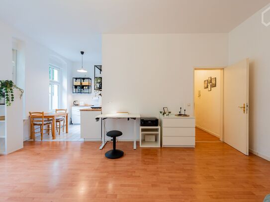 Bright and beautiful apartment in Lichtenberg