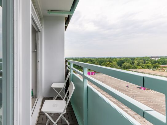 Furnished apartment in Hamburg with balcony and dream view