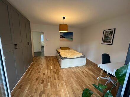 CO-LIVING - Modernes möbliertes Zimmer in Berufstätigen WG / Nordend West | CO-LIVING - Modern furnished room in profes…