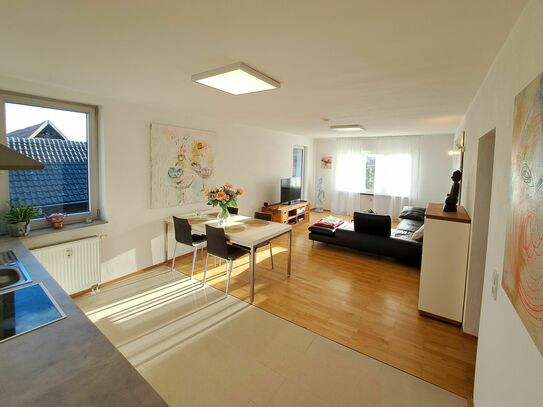 Art Apartment 2 Zimmer mit Dachterrasse und Flair, ruhig, Frankfurt nah