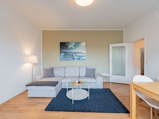 Mietbeginn im Nov/Dez – eine Servicegebühr geht auf uns! Gemütliche 3-Zimmer-Wohnung mit Balkon - voll möbliert im skan…