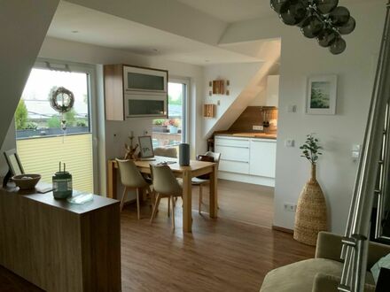 Stilvoll möblierte 3,5 Zimmer Wohnung mit Balkon | Stylishly furnished 3.5 room apartment with balcony