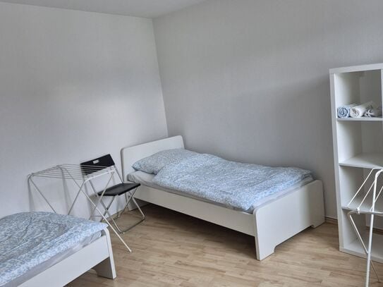 Helle 3 Zimmer Wohnung auf Zeit für max. 5 Personen in Halle