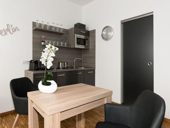 Cute, bright studio conveniently located, Berlin - Amsterdam Apartments for Rent