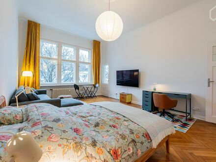 Tolle helle Wohnung mit Balkon in Charlottenburg - 5 Minuten Fussweg zu Ku'damm, Olivaer Platz und Preußenpark