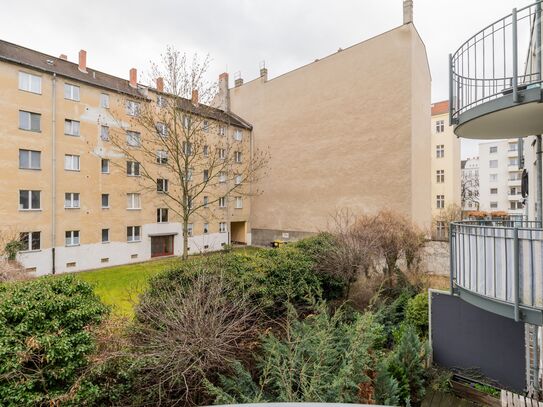 Modern apartment in Charlottenburg with balcony