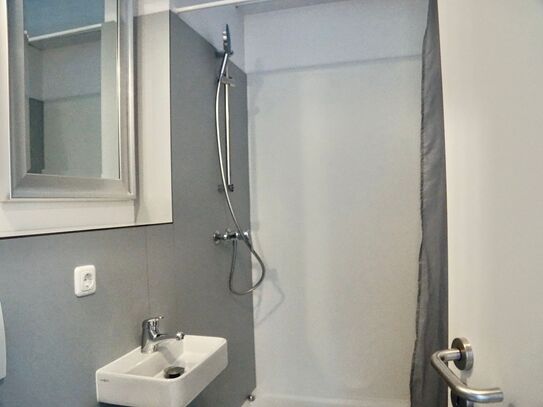 Modern 1-Room Studio Apartment Near the City in Mülheim an der Ruhr – Fully Furnished, No Deposit, Cleaning Service, Ci…