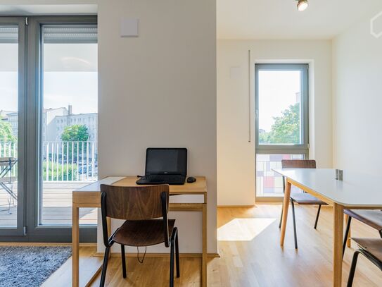 Spacious flat in Mitte with large balcony overlooking Moritzplatz