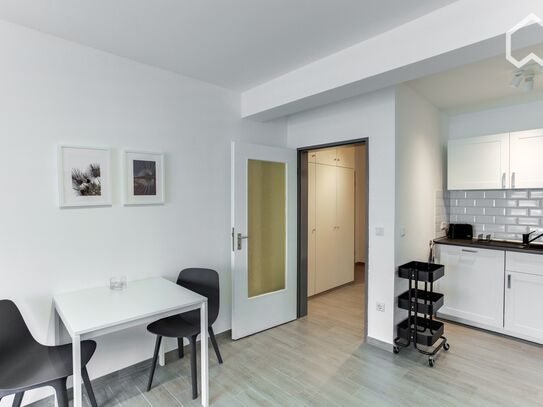 Modern flat in the city centre of Leverkusen (optional parking & close to main station)