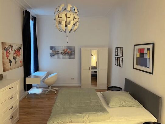Spacious 6 bedrrom apartment in Münchener