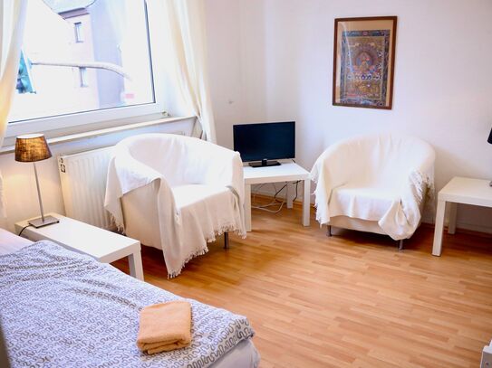 Affordable Worker’s Apartment for Students & Expats – Central Location in Oberhausen (40 sqm – 2 Rooms, Kitchen, Bathro…