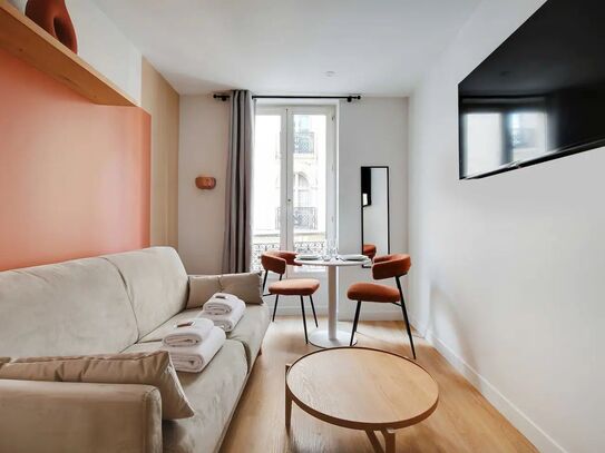 20m2 studio apartment in the heart of the 16th arrondissement of Paris, just a few minutes from the banks of the Seine