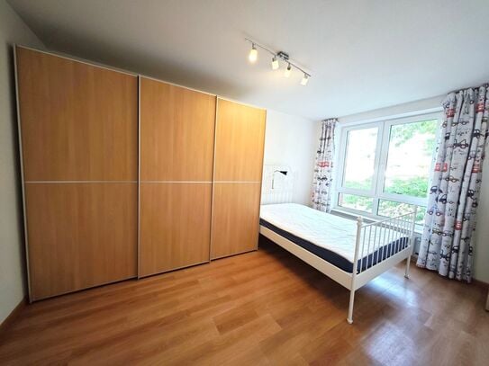 Charming 3-Bedroom Apartment with Full Kitchen & Furnishings in Düsseldorf, Dusseldorf - Amsterdam Apartments for Rent