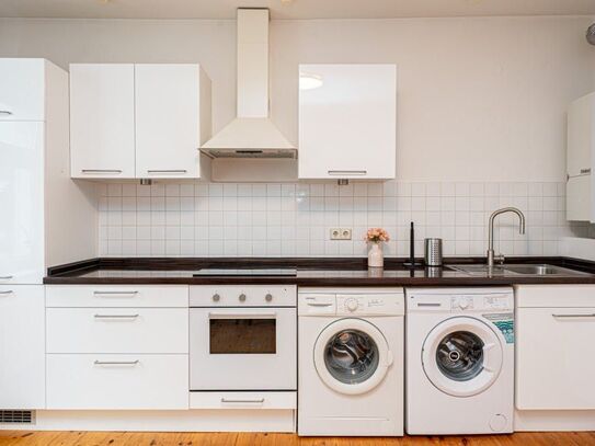 Neat room (Prenzlauer Berg)