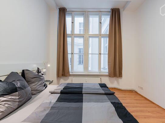 Beautiful large apartment in an old building in the heart of West Berlin