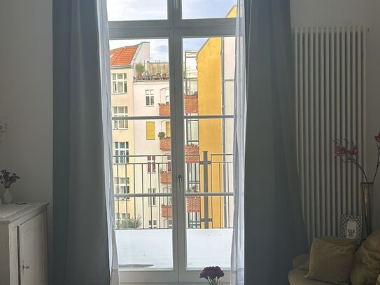 Modernes Apartment in historischen Haus in Charlottenburg