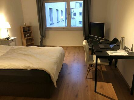 WG-ZIMMER: Ruhige, liebevoll eingerichtete Wohnung