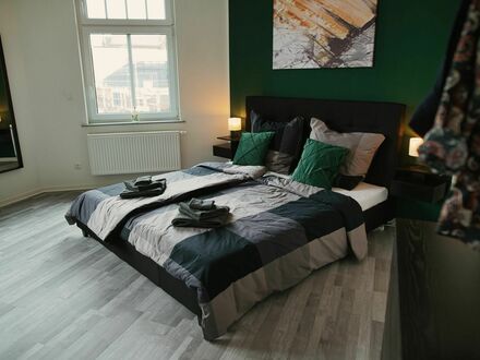 Design Apartment mit Balkon & Grill | 3 Zimmer | Kingsize Betten | Streaming | Kaffee, Tee, Wein etc.
