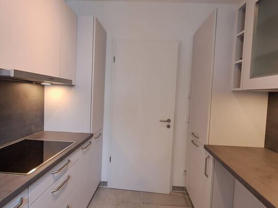 Brand new: stylish, fully furnished 2-room apartment with fitted kitchen and balcony in Berlin