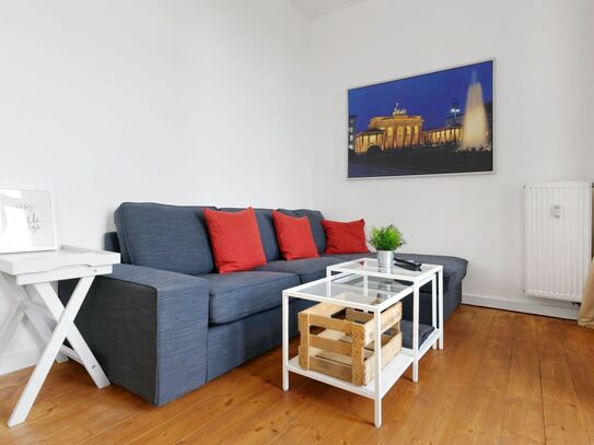 Sunny, spacious 2-bedroom apartment with balcony and romantic view, Berlin - Amsterdam Apartments for Rent