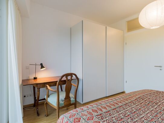 Beautiful new apartment with view on the Spree close to Berlin Hauptbahnhof