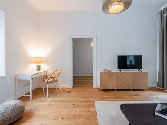 Spacious and luxurious 2-room apartment in best Berlin-Mitte location